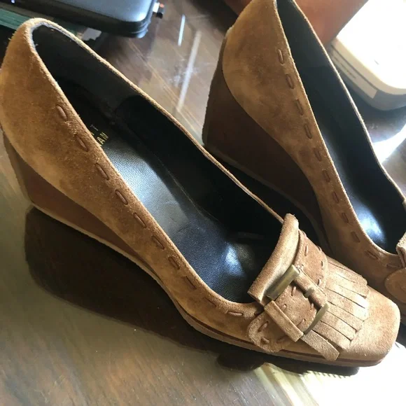 Stuart Weitzman Brown suede wedges - Picture 4 of 9